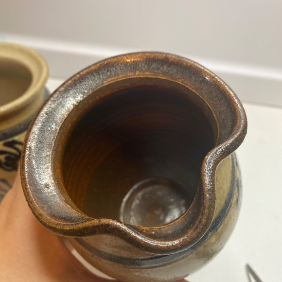 OSV Stamped Old Sturbridge Village Art Pittery Stoneware Flora Jar And Pitcher - Picture 12 of 15